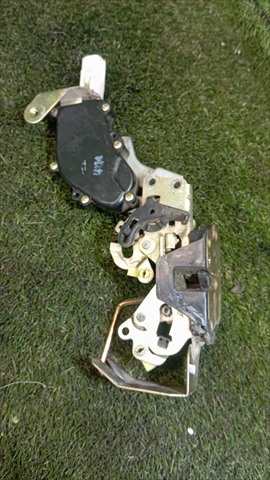 Foto 3ª: Cerradura Puerta Trasera Izquierda Toyota 4 Runner 3.0 T DIESEL (1993)