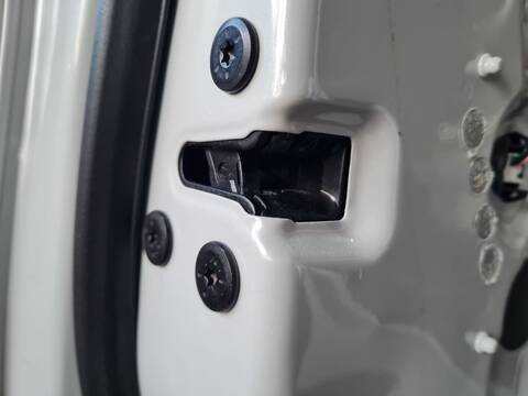 Cerradura Puerta Delantera Izquierda Renault Arkana TECHNO 140CV 103KW