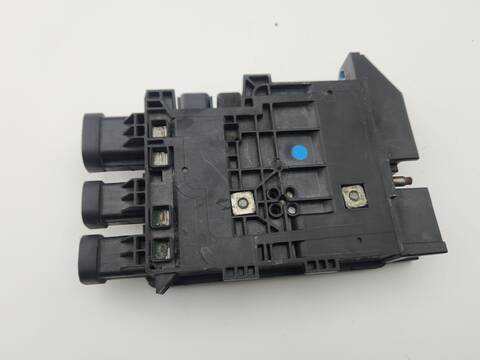 Foto 3ª: Caja Reles Fusibles Renault Scenic GRAND DYNAMIQUE 131CV 96KW [F9Q872] (2009)