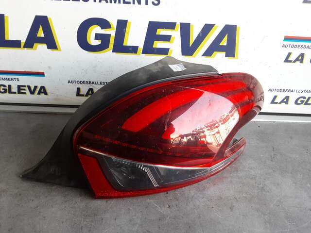 Piloto Trasero Derecho Peugeot 208 1.2 12V82CV 0CV