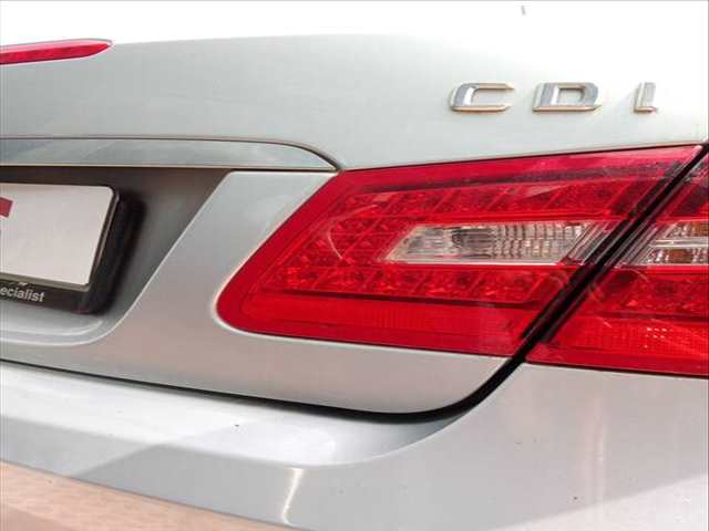 Foto 3ª: Piloto Portón Derecho Mercedes Clase E 180 E 350 CDI 207.322) COUPE 231CV 170KW [OM 642.836] (2021)