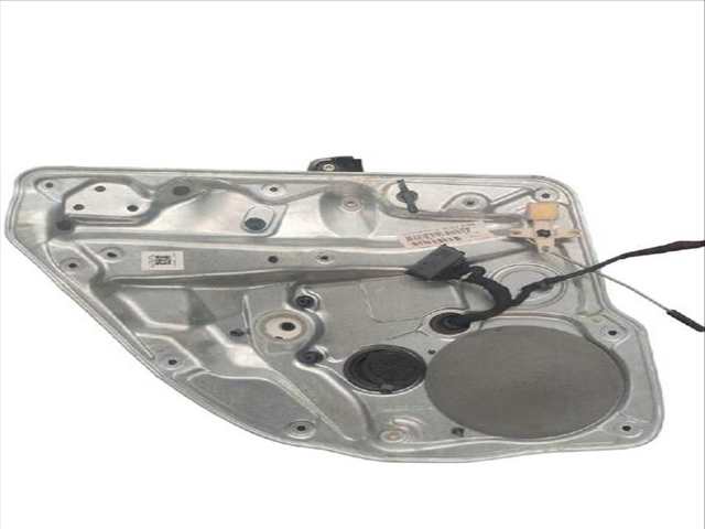 Foto 1ª: Elevalunas Manual Trasero Izquierdo Volkswagen Golf 1.9 TDI 101CV (1999)