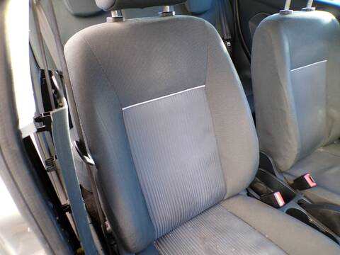 Foto 3ª: Asiento Delantero Derecho Ford Fiesta KVJA (2011)