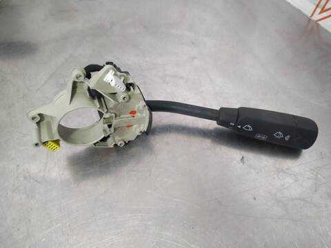 Foto 1ª: Mando Luces Mercedes Clase C 160 270 CDI 203.016) BERLINA 170CV 125KW