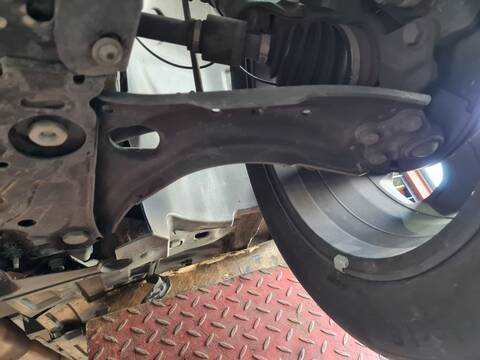 Brazo Suspension Delantero Izquierdo Renault Arkana TECHNO 140CV 103KW