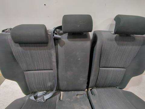 Foto 3ª: Asientos Traseros Toyota Auris 1.33 DUAL-VVTI NRE150_) 101CV 74KW [1NR-FE] (2010)