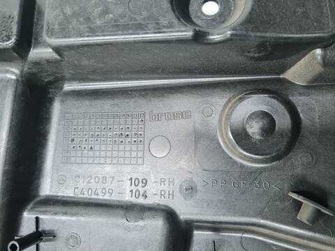 Foto 2ª: Elevalunas Eléctrico Delantero Derecho Mercedes Vito 109/111 CDI LANG 447.601) 114CV 84KW [R9M502] (2016)