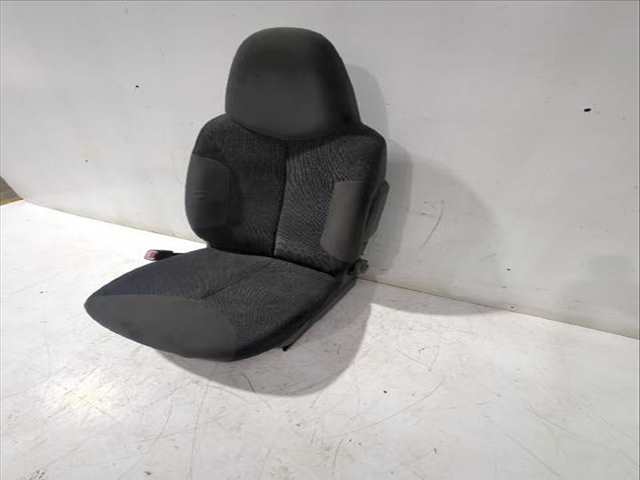 Foto 3ª: Asiento Delantero Izquierdo Peugeot 107 1.4 HDI 54CV [8HT (DV4TD)] (2005)
