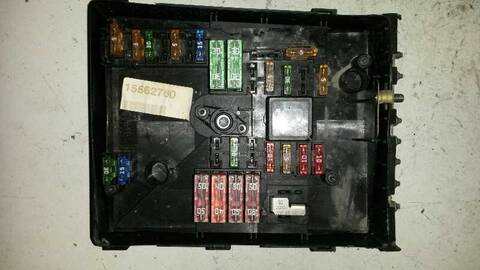 Caja Reles Fusibles Volkswagen Golf 1.9 TDI BERLINA 105CV 77KW