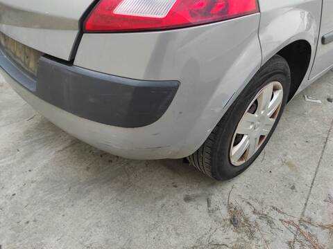 Foto 2ª: Paragolpes Trasero Renault Megane K9KF7 BERLINA II BERLINA 5P (2004)