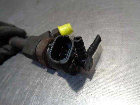 Foto 2ª: Inyectores Opel Movano 1.9 CDTI CAT F9Q-774 - L40) 82CV 60KW [F9WW7] (2004)