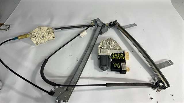 Foto 1ª: Elevalunas Eléctrico Delantero Derecho Peugeot 307 1.6 GASOLINA [G/NFU] (2005)