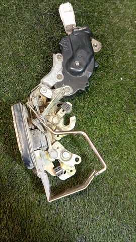 Foto 2ª: Cerradura Puerta Trasera Izquierda Toyota 4 Runner 3.0 T DIESEL (1993)