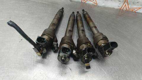 Foto 2ª: Inyectores Bmw Serie 5 518 520 D 184CV 135KW [N47D20C] (2010)