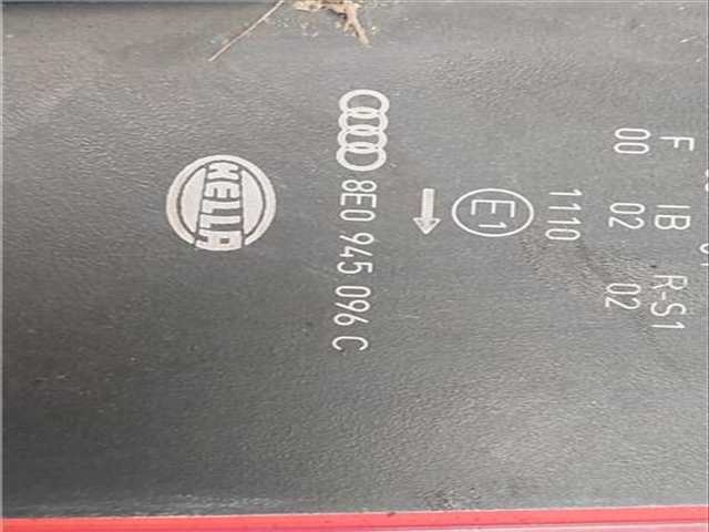 Foto 3ª: Piloto Trasero Derecho Audi A4 2.5 TDI BERLINA 163CV 120KW [BCZ] (2004)