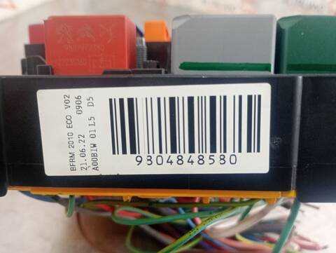 Foto 3ª: Caja Reles Fusibles Citroen C4 FEEL BERLINA 110CV 81KW [YH01] (2022)