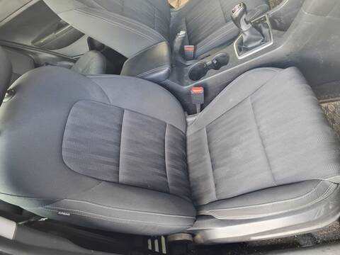Asiento Delantero Derecho Kia Sportage BUSINESS 2WD 116CV 85KW