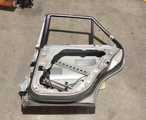 Foto 2ª: Puerta Trasera Derecha Mercedes Clase ML 320 3.0 CDI 5P [642940] (2007)