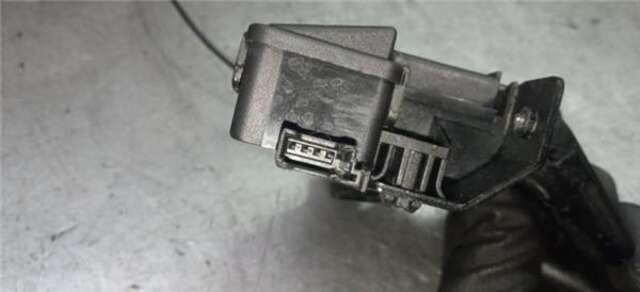 Foto 3ª: Cerradura Maletero Portón Bmw Serie 1 114 1.6 116I [1.6 LTR. - 90 KW 16V CAT] [N43 B16 A]