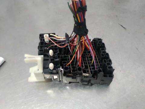 Foto 3ª: Caja Reles Fusibles Skoda Octavia SCOUT 4X4 150CV 110KW [CRM] (2017)