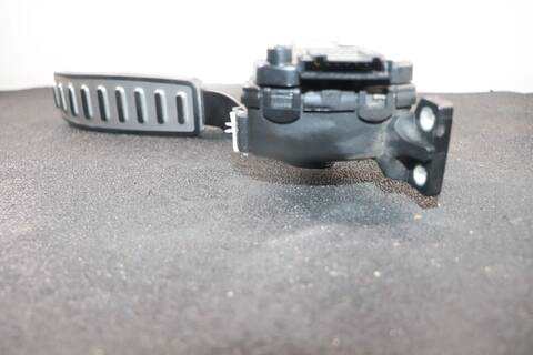 Foto 3ª: Pedal Acelerador Volkswagen Touareg TDI R5 174CV 128KW (2003)