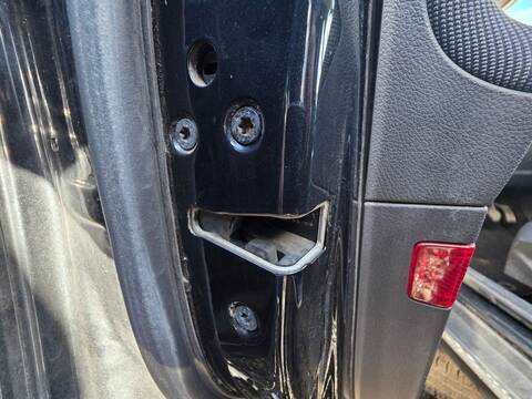 Cerradura Puerta Delantera Izquierda Ford Focus AMBIENTE 105CV 77KW