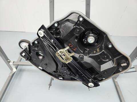 Foto 2ª: Elevalunas Manual Trasero Derecho Bmw Serie 3 315 330D XDRIVE SPORT LINE 4P) BERLINA 265CV [B57D30A] (2022)