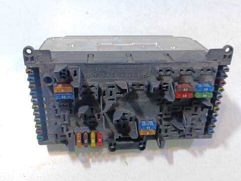 Foto 2ª: Caja Reles Fusibles Mercedes Viano CDI 2.2 639.811 639.813 639.815 639.711 639.713) 136CV 100KW