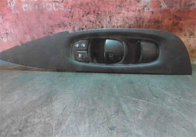 Foto 3ª: Botonera Elevalunas Nissan Qashqai 1.2 16V T [HRA2DTT]