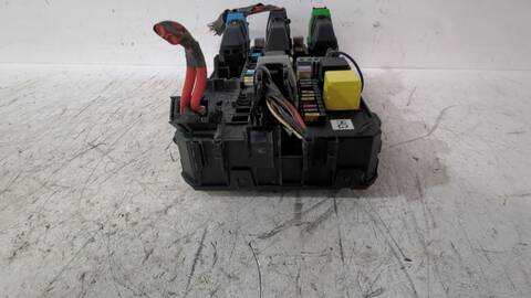 Foto 3ª: Caja Reles Fusibles Opel Zafira 1.9 CDTI M75) 120CV 88KW [Z 19 DT] (2006)