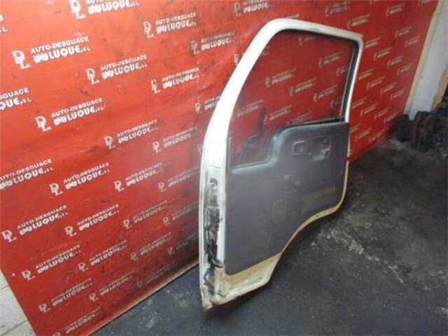 Foto 3ª: Puerta Delantera Derecha Nissan Cabstar 110.35 [BD-30Ti]