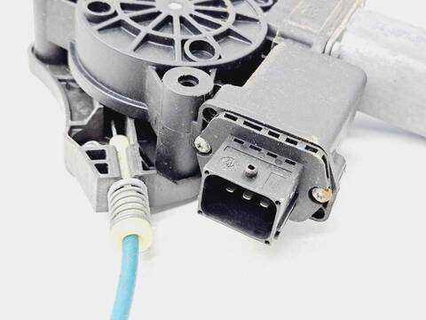 Foto 4ª: Elevalunas Eléctrico Delantero Izquierdo Opel Corsa 1.3 16V CDTI CAT Z 13 DTH - L4I) 90CV 66KW [Z13DTH] (2007)