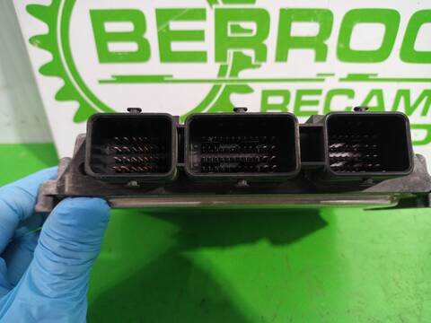 Foto 3ª: Centralita Motor ECU Renault Megane 1.9 DCI DIESEL 120CV 88KW FAMILIAR II FAMILIAR [F9Q800] (2004)