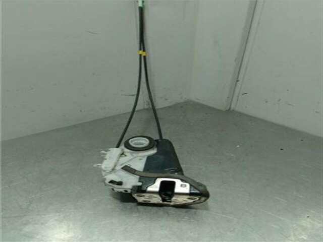 Cerradura Puerta Trasera Derecha Toyota Yaris 1.5 HSD ACTIVE [1.5 LTR. - 55 KW 16V CAT (HÍBRIDO)]