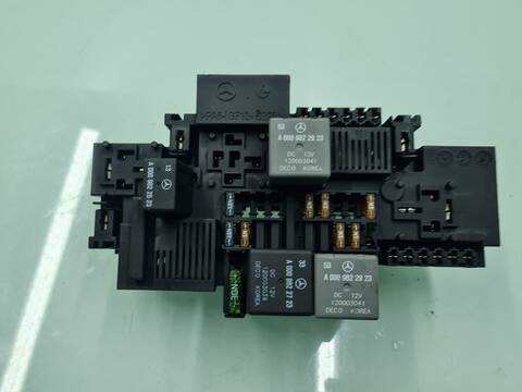 Caja Reles Fusibles Mercedes Clase C 160 C 250 T CDI 4MATIC BLUETEC 205.209) 204CV 150KW FAMILIAR