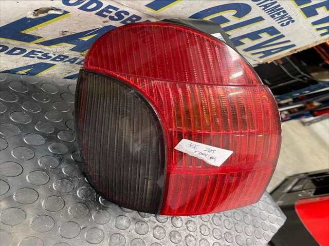 Foto 1ª: Piloto Trasero Izquierdo Peugeot 306 1.6 (2001)