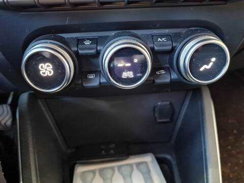 Foto 2ª: Mando Calefacción A. A. Dacia Duster PRESTIGE 4WD 116CV 85KW [K9K U8] (2018)