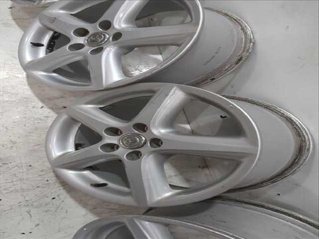 Foto 3ª: Juego LLantas Toyota Corolla 2.2 D-4D AUR10_) 177CV [2AD-FHV] (2004)