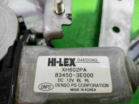 Foto 3ª: Elevalunas Manual Trasero Izquierdo Kia Sorento 2.5 CRDI 170CV [D4CB] (2002)