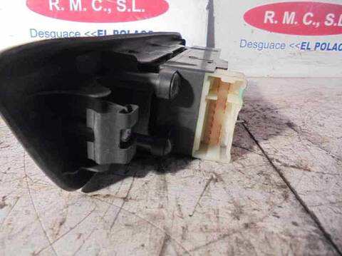 Foto 3ª: Botonera Elevalunas Nissan Primera 1.8 16V CAT BERLINA 114CV 84KW [QG18] (2000)