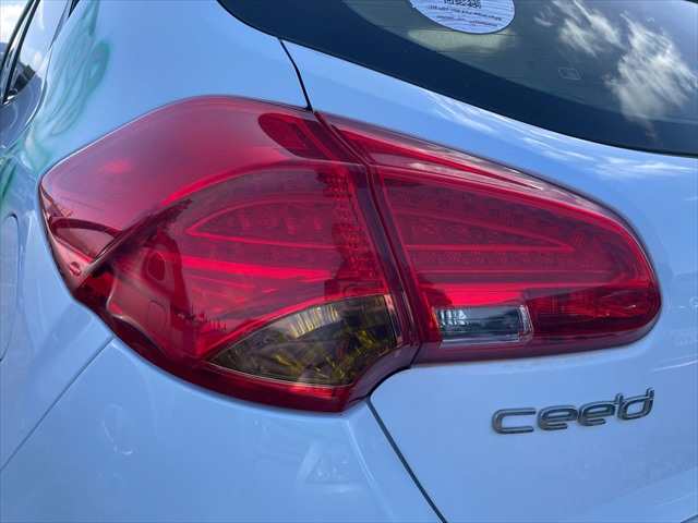 Foto 3ª: Piloto Trasero Izquierdo Kia Ceed 1.6 CDTI 105cv [D4FB] (2014)