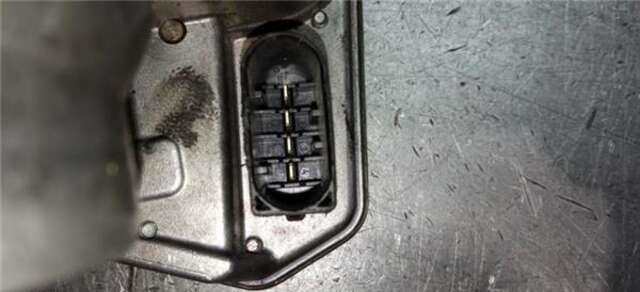 Foto 3ª: Caja Mariposa Bmw Serie 1 114 2.0 118D [2.0 LTR. - 105 KW TURBODIESEL CAT] [N47 D20 C]