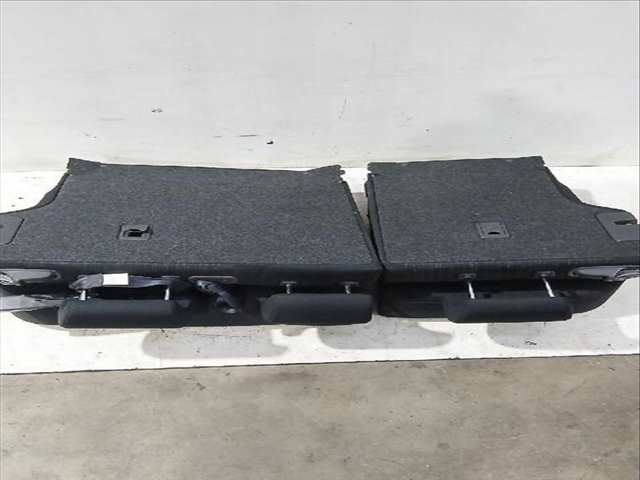 Foto 3ª: Asientos Traseros Toyota Auris 1.6 ZRE151_) 124CV [1ZR-FE] (2006)