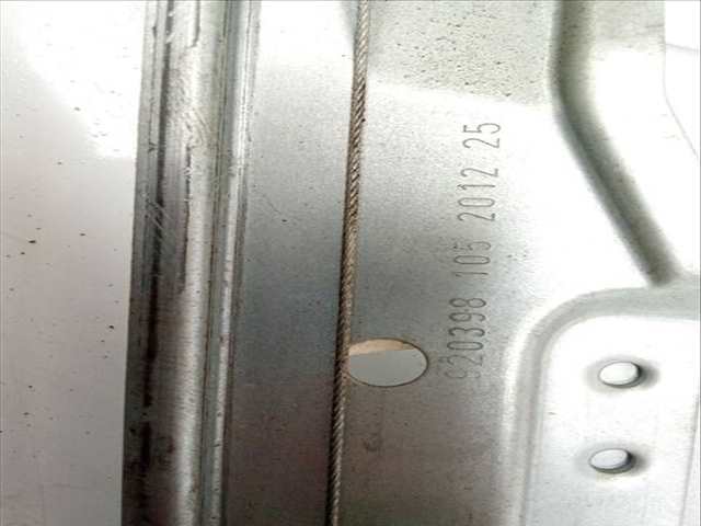 Foto 3ª: Elevalunas Manual Trasero Derecho Ford C Max 1.6 TDCI 115CV 85KW II DXA/CB7 DXA/CEU) [T1DA,T1DB] (2012)