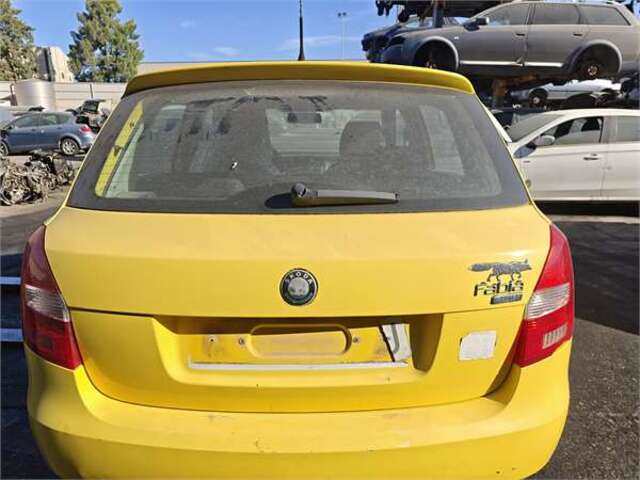 Portón Skoda Fabia 1.2 SPIRIT [1.2 LTR. - 44 KW]