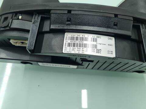 Foto 3ª: Cuadro de Instrumentos Mercedes Clase ML 320 3.0 CDI W164) 224CV 165KW 164.122) [OM642940] (2006)