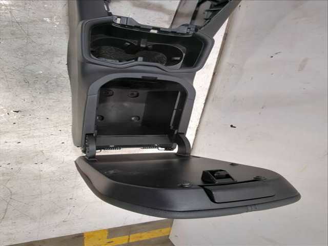 Foto 3ª: Consola Central Toyota Rav4 2.0 MXAA52) 175CV 129KW [M20A-FKS] (2024)