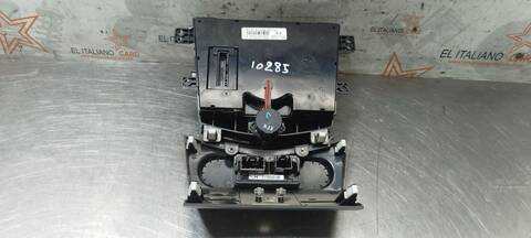 Foto 4ª: Mando Climatizador Ssangyong Tivoli CRYSTAL 4X2 116CV 85KW [673910] (2015)