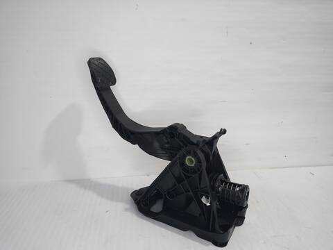 Foto 2ª: Pedal Embrague Volkswagen Touran ADVANCE BMT 110CV 81KW [CRKB] (2016)