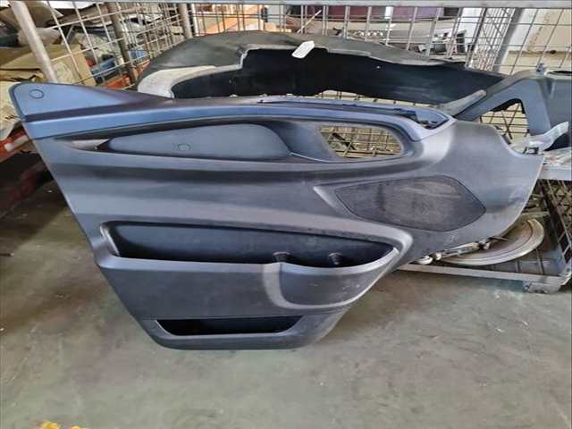 Foto 1ª: Tapizados Cartoneras Iveco Daily NATURALPOWER 35S14 35C14 40C14 50C14 60C14 65C14 ... 136CV 100KW FURGONETA [F1CFA401C] (2021)